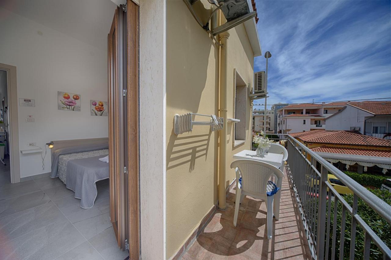 Hotel Casa Lucia Olbia Esterno foto